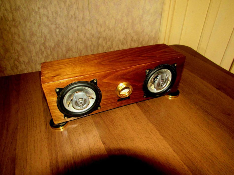 Стерео колонка, подставки для микрофонов