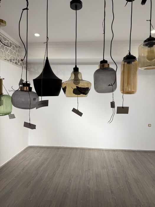 Продаются люстры и светильники