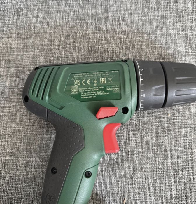 Masina de gaurit si insurubat Bosch cu 2 baterii 18 V 2Ah si invarcato