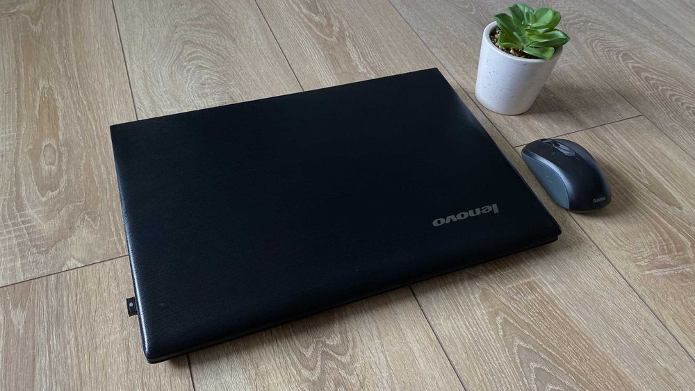 Laptop I5 Lenovo, 8GB RAM, SSD + mouse wireless CADOU | Potrivit pentru office, light gaming (Minecraft, Roblox, League Of Legends) sau Home Server