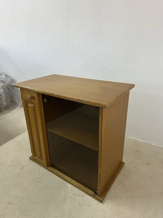 Дървен старинен TV шкаф