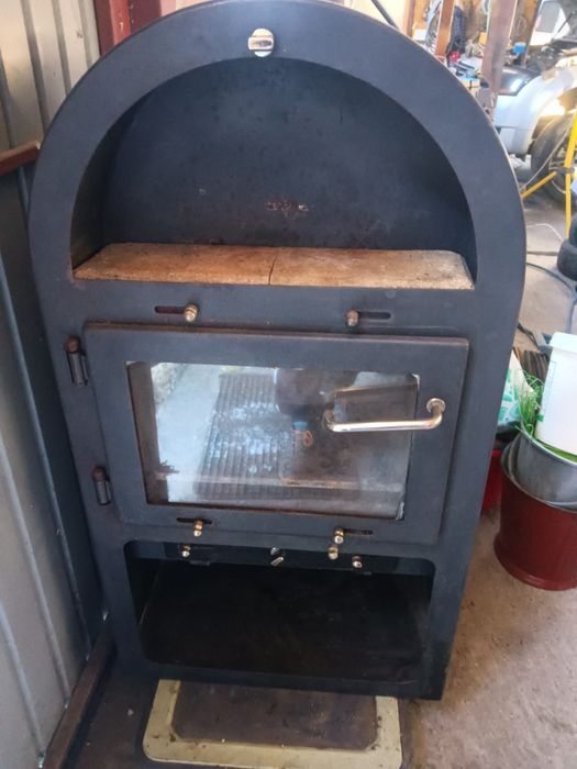 Șemineu in stare foarte buna