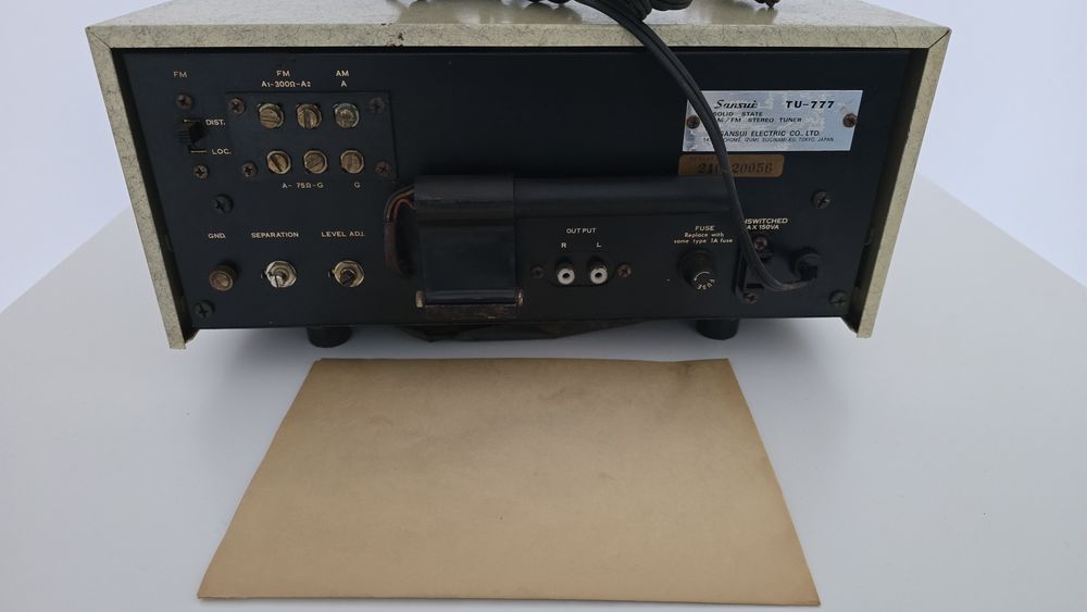 Radio vintage Sansui TU-777