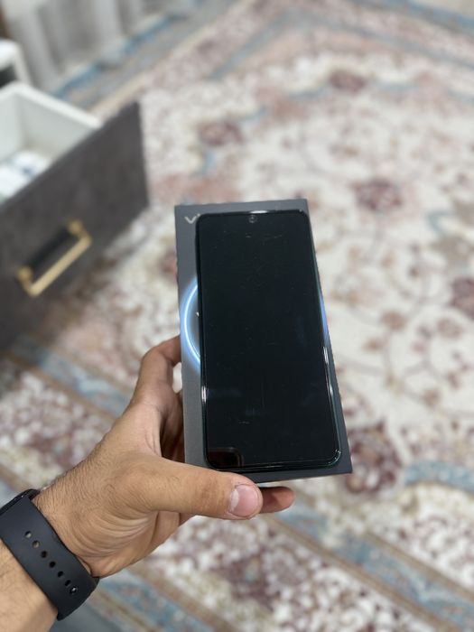 Продам Vivi v40 lite