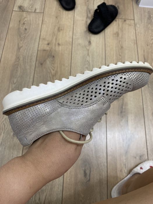 Продаю ботинки от ECCO