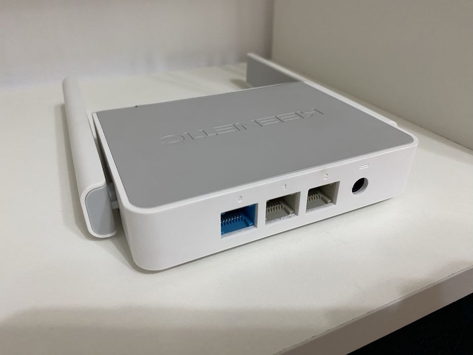 Wi-Fi роутер Keenetic Launcher KN-1221