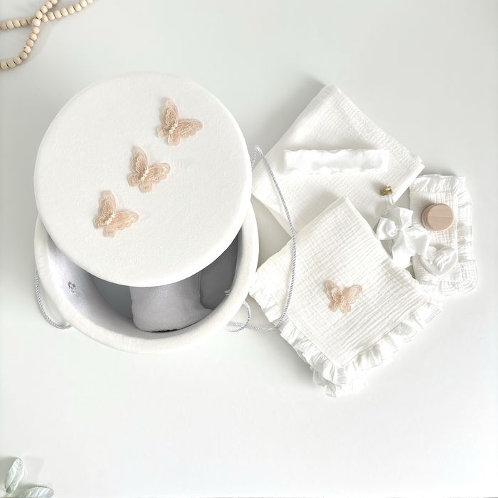 Trusou pentru botez si cufar buretat