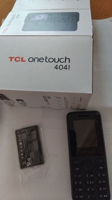 Нов телефон с бутони