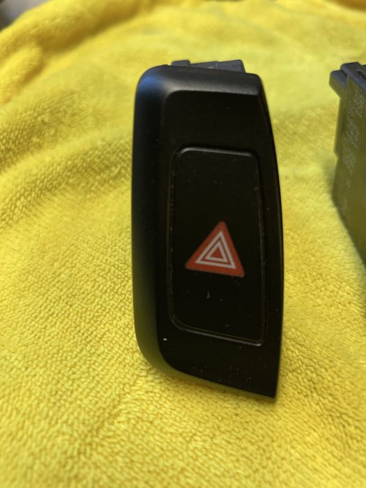 Buton releu avarii audi a4 b8 audi a5 8t