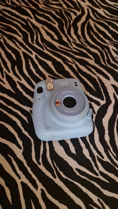 Fujifilm Instax Mini 11 синя камера + калъф