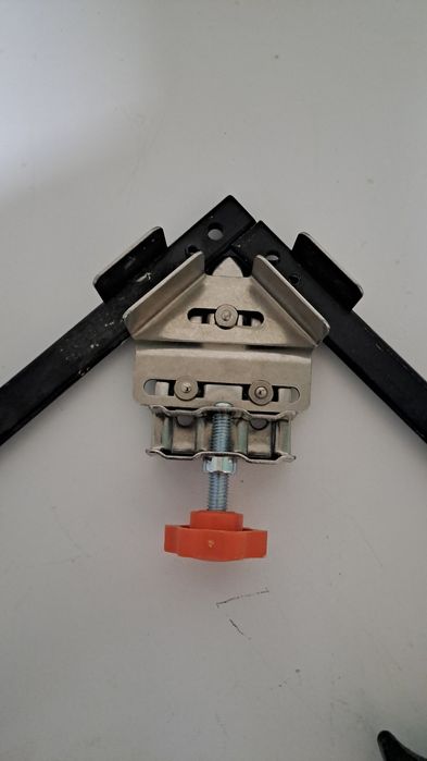 Струбцина сатылады.