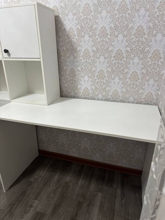 Новый рабочий стол , в хорошем состоянии!Цена договорная доставим сами