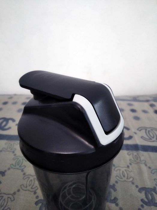 Шейкер для коктейлей, протеина.