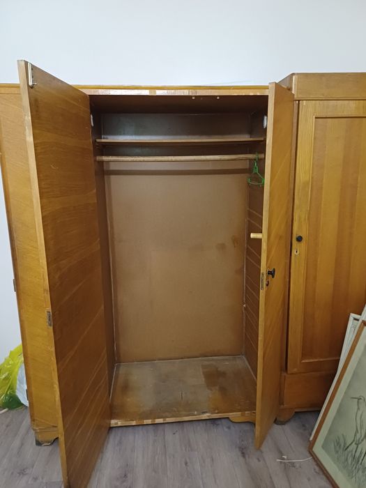 Шкафы для одежды