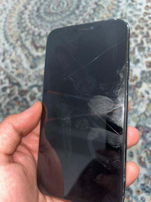 Айфон хрр.    ..