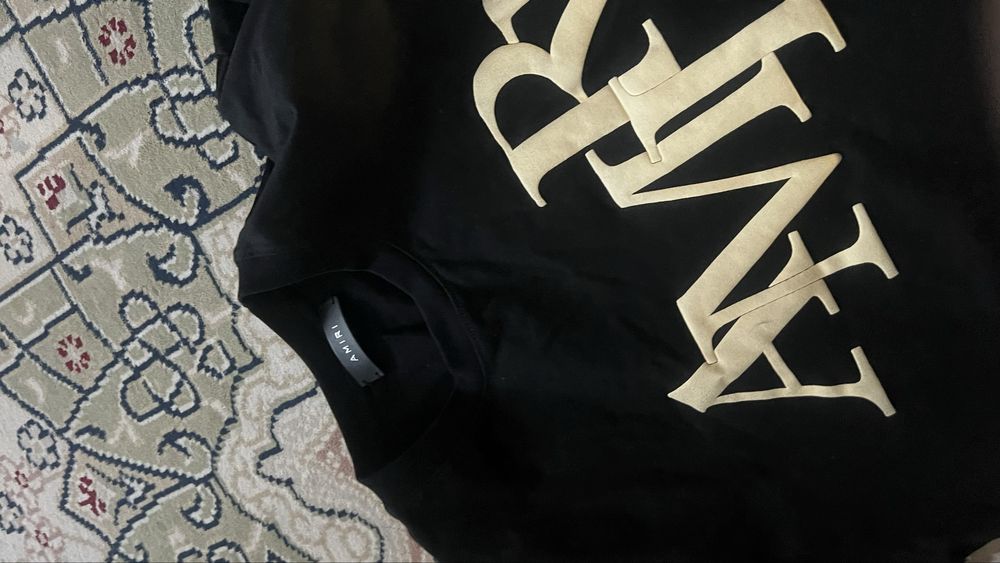 Продаю футболку Amiri