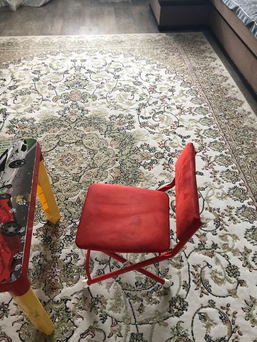 Стол и стульчик детский