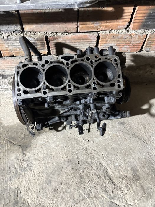 Блок от Ауди А4 Б7 2.0 TDI BLB