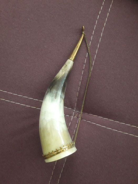 Рог старинный в инкрустации меди