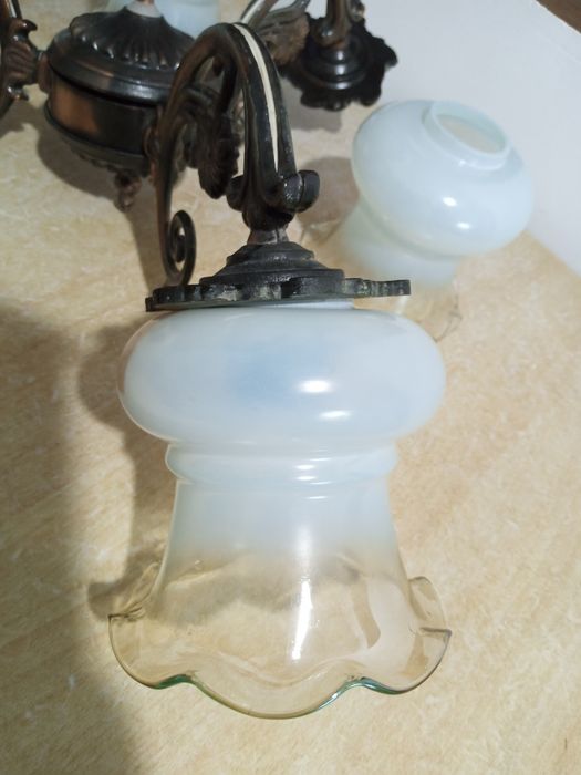 Продается люстра