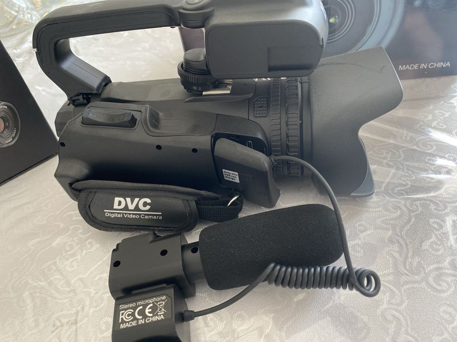 Видеокамера и фотоаппарат