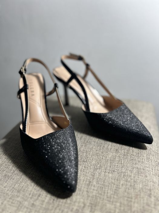 Pantofi negri, eleganti - purtati o singura data