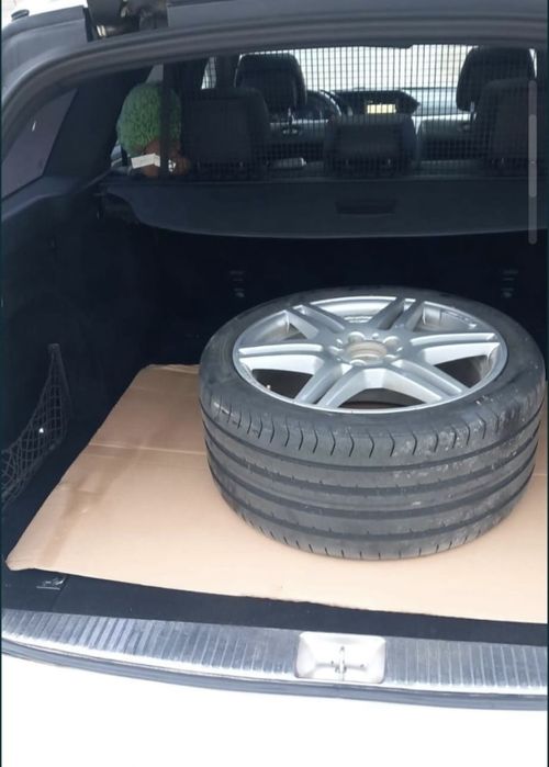 Vând Mercedes E-class