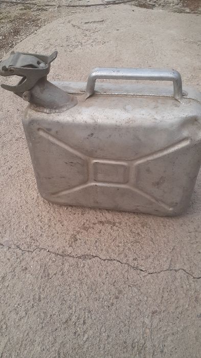 Каництр альюмин сатылады 10-литр.