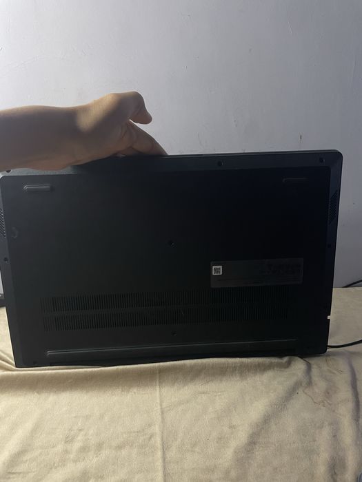 Srochna sotiladi lenovo v15 g4 amn