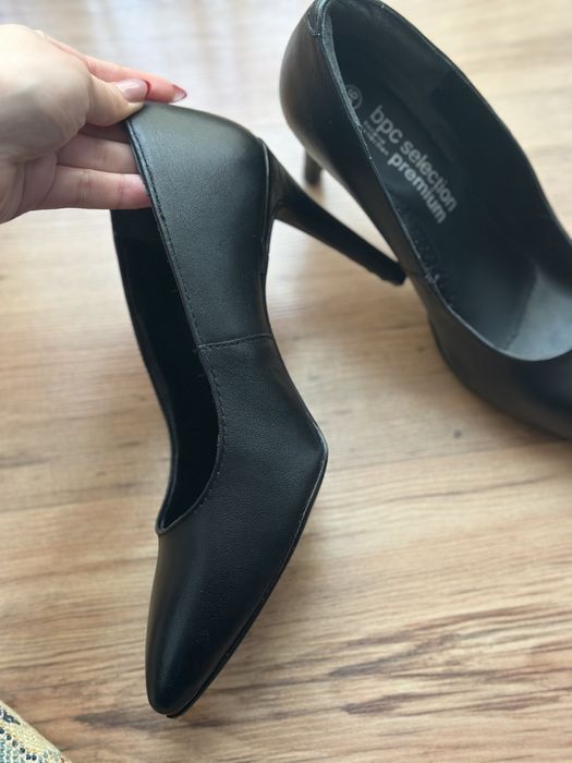 Обувки на ток от естествена кожа