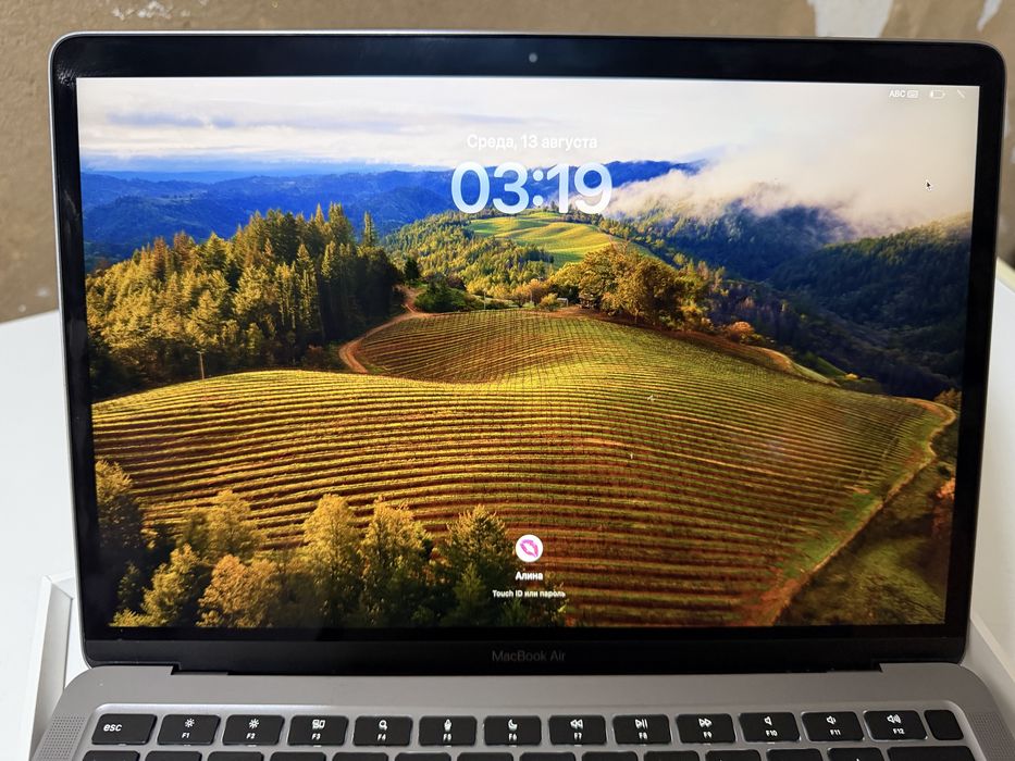 MackBook Air with Apple M1 chip 13-inch