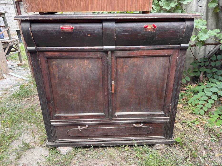 Продам антикварный  камод