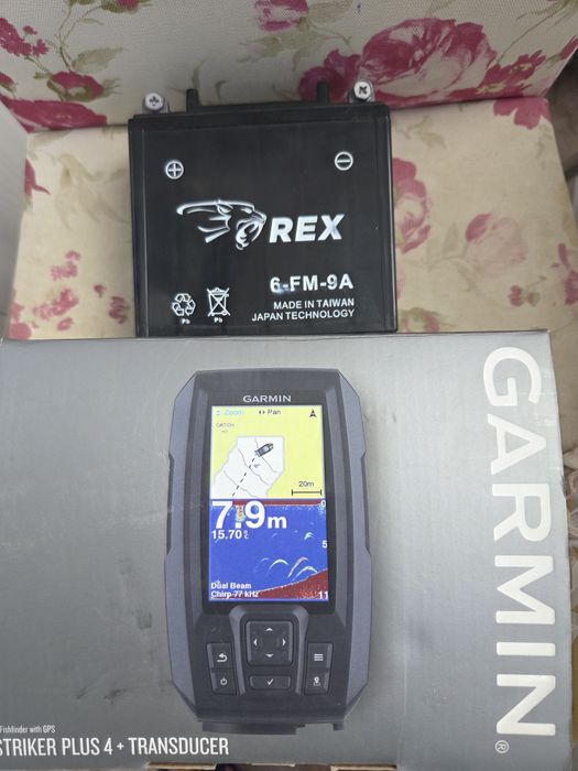 Эхолот  GARMIN 4 plus