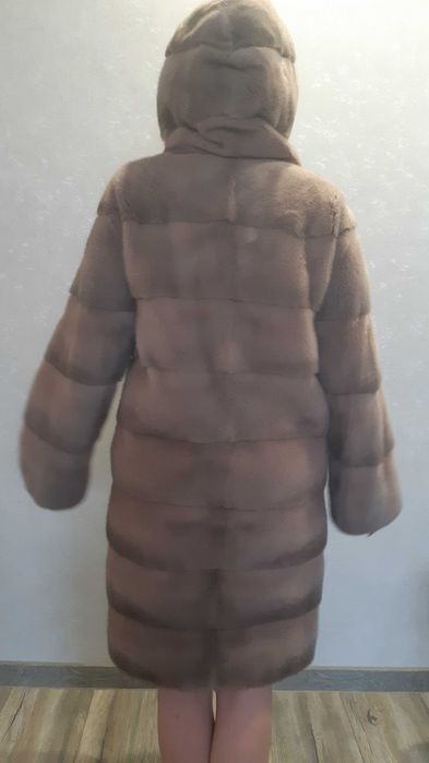 Продам норковую шубу