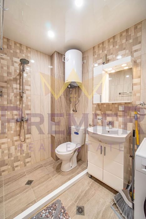 Дава се под наем Двустаен апартамент в Варна, Център - 70 кв.м за 650 € - Снимка #10