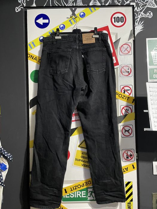 Levi’s black jeans