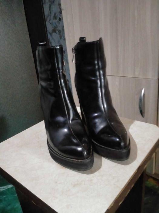 Продам демисезонные ботинки р-р 37-38