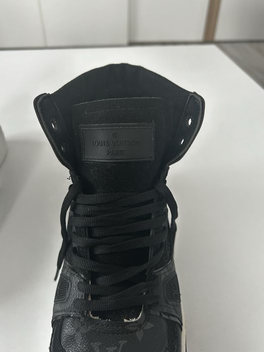 Papuci Louis Vuitton ne-folosiți de bărbati