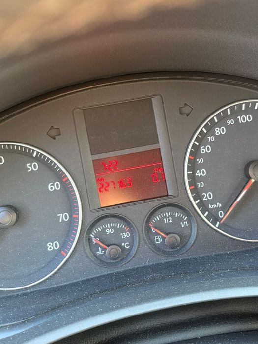 Volkswagen Golf 5 1.6 benzină – 2005