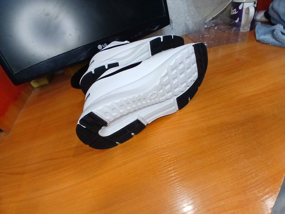 Кроссовки зимние