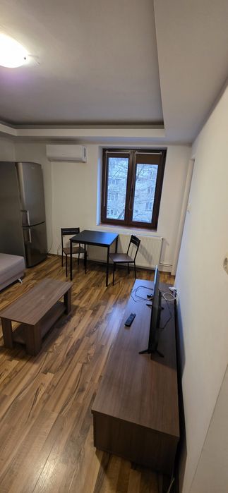 Închiriez Garsonieră Modernă – Ultracentral – Dotări Complete