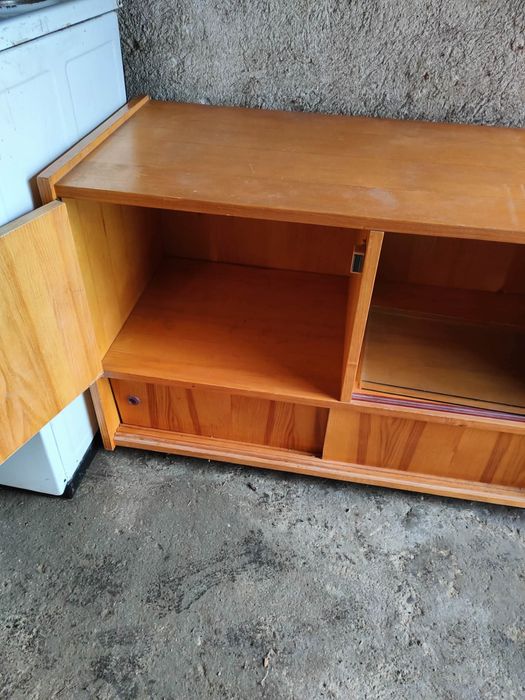 Дървен шкаф (барче)