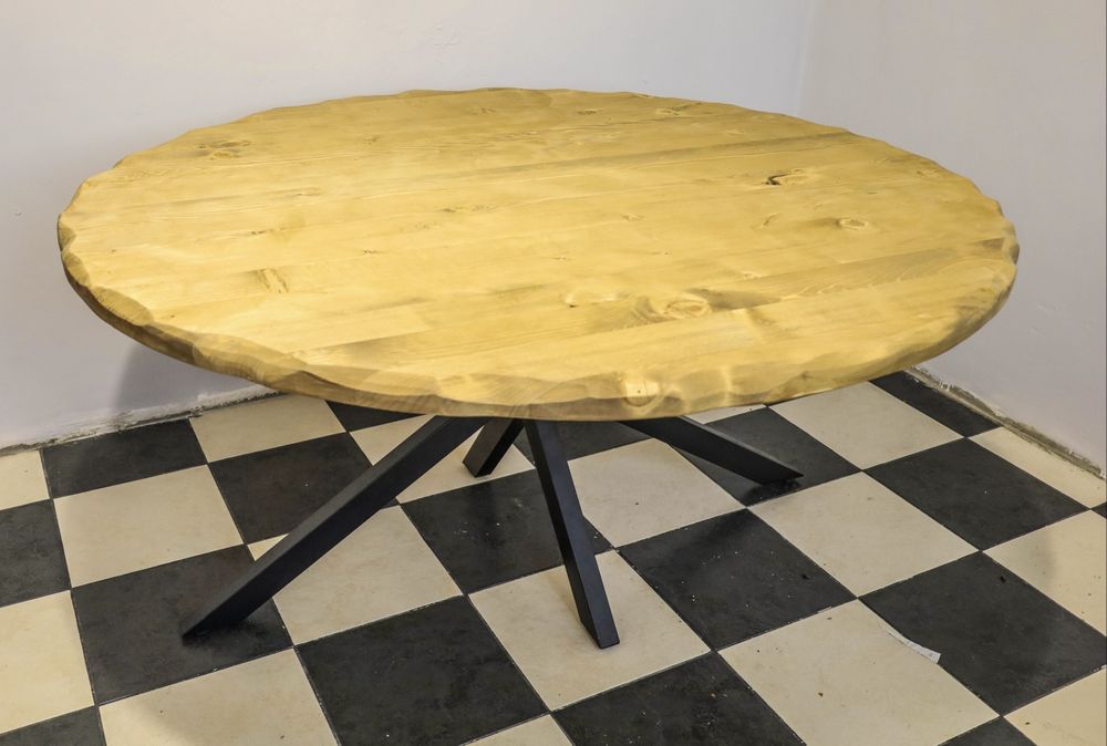 Голяма масивна маса 150x150