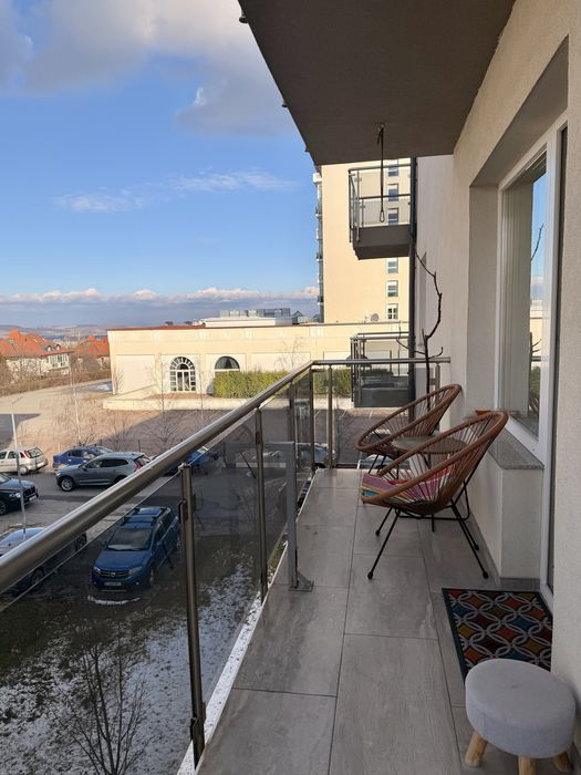 Inchiriez apartament