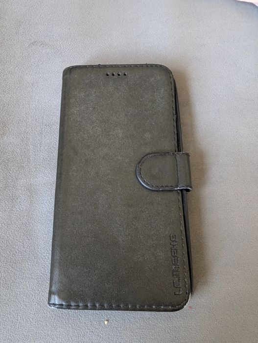 Предлагам калъфи за GSM