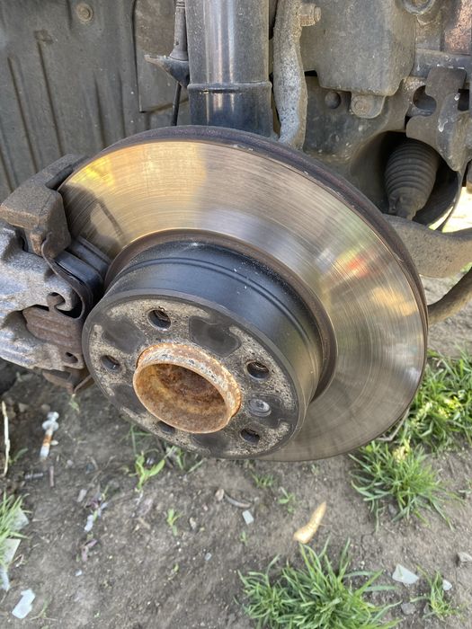 Discuri noi +placute fata spate bmw e60 2.0 m47