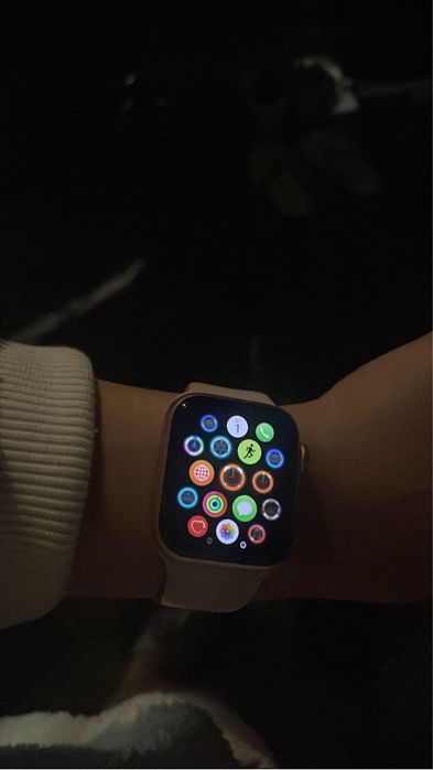 Apple Watch SE (40 мм, Rose Gold)