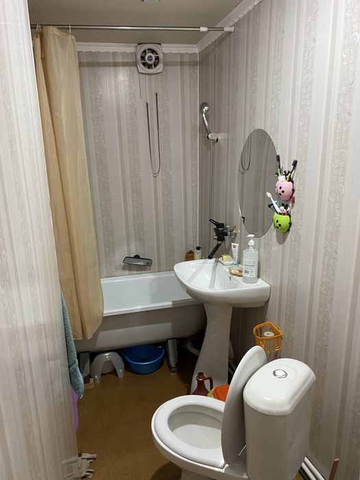 Четырехкомнатный дом в черте города