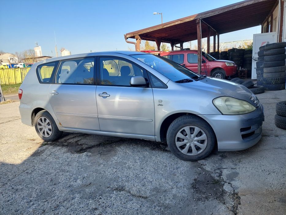 Тойота Авенсис Версо 2,0 D4D.Внесен от Италия преди седем години.