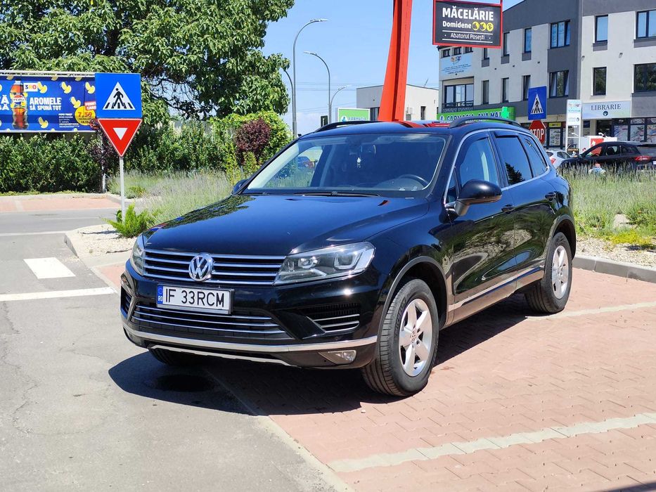 VOLKSWAGEN Touareg